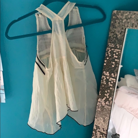 Detailed Collared Tank Top - Picture 3 of 3